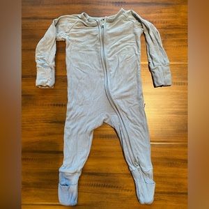 •LITTLE SLEEPIES• STORMY RIBBED • LIKE NEW • NO STAINS • NO PILLING •